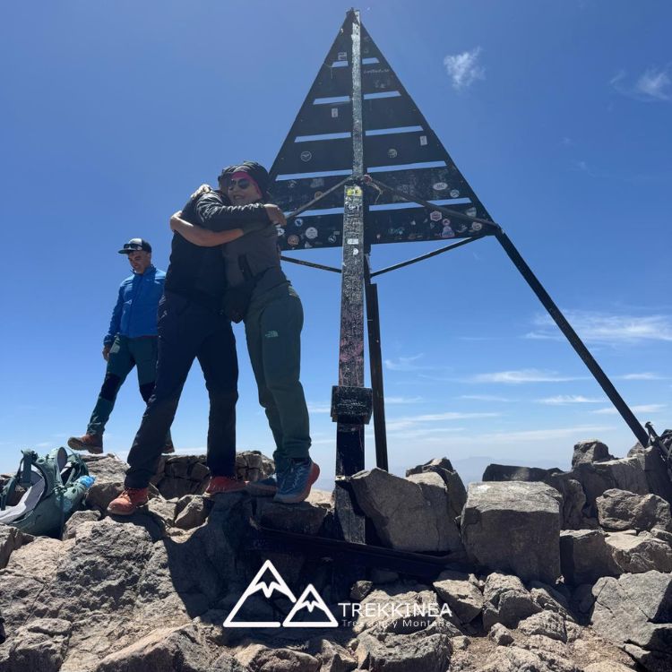 Trekking y ascenso al Toubkal